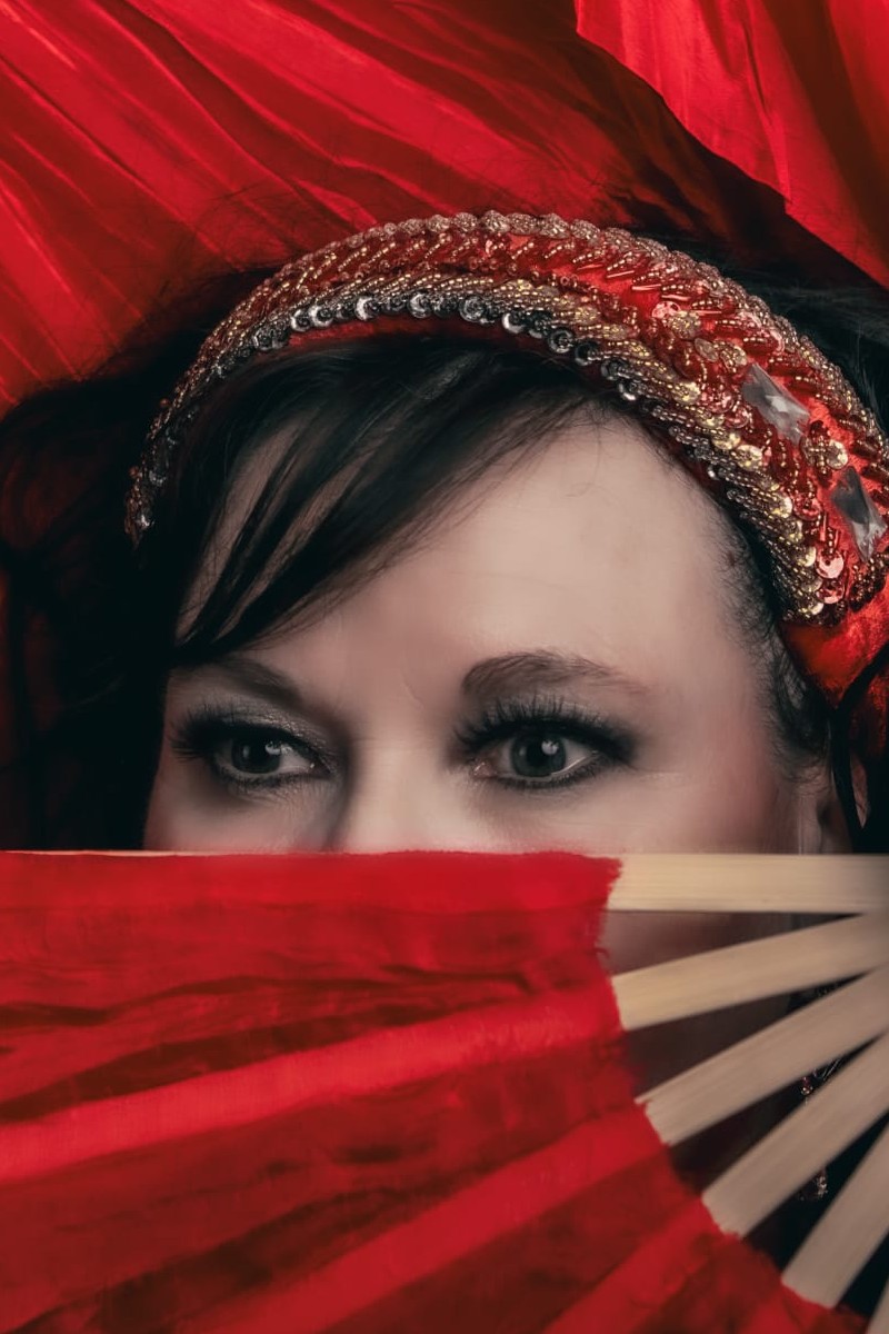 Marion Assada beim orientalischen Tanz